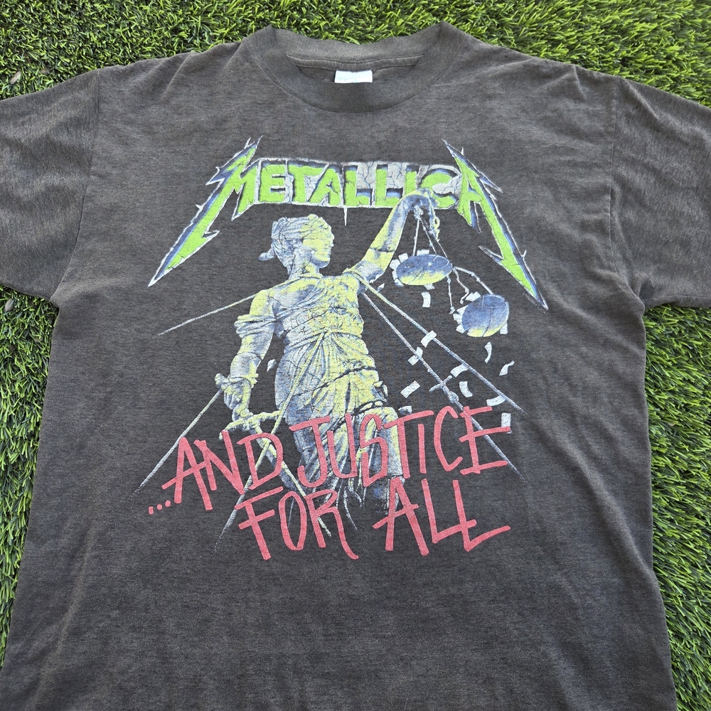 Gray Graphic Tee - Short Sleeve